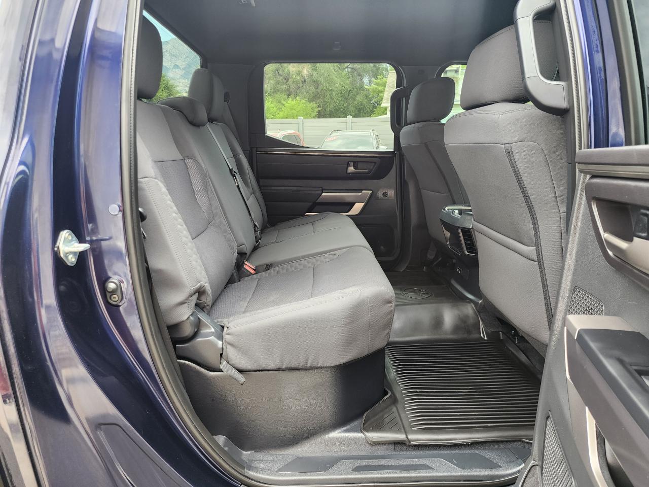 Toyota Tundra SR5 CrewMax 4WD 2025
