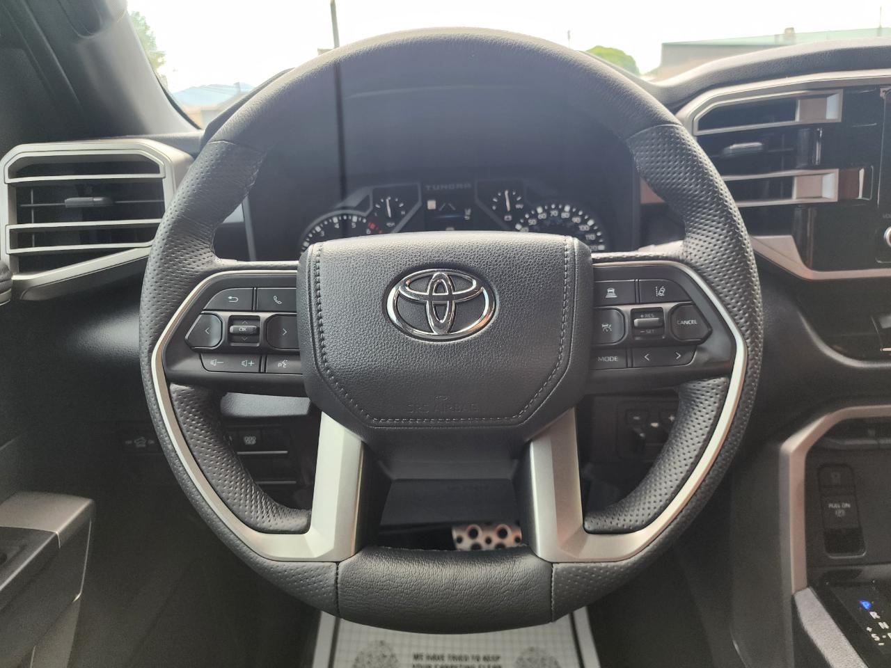Toyota Tundra SR5 CrewMax 4WD 2025