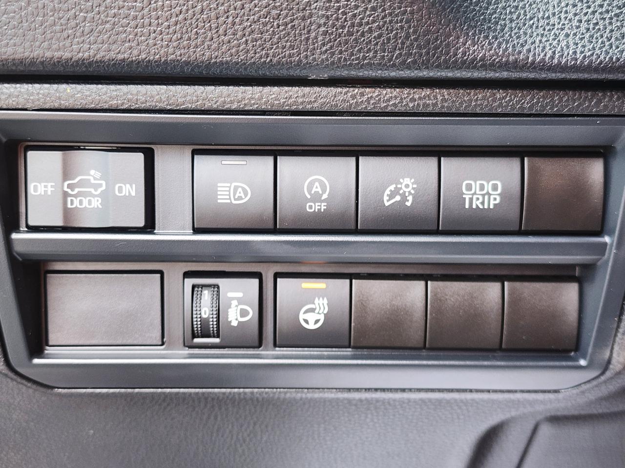 Toyota Tundra SR5 CrewMax 4WD 2025