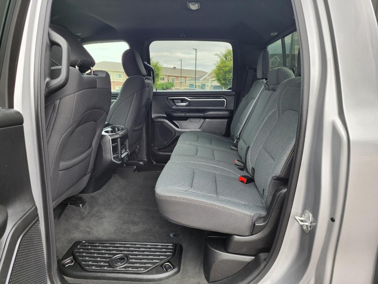 RAM 1500 Big Horn Crew Cab SWB 4WD 2022