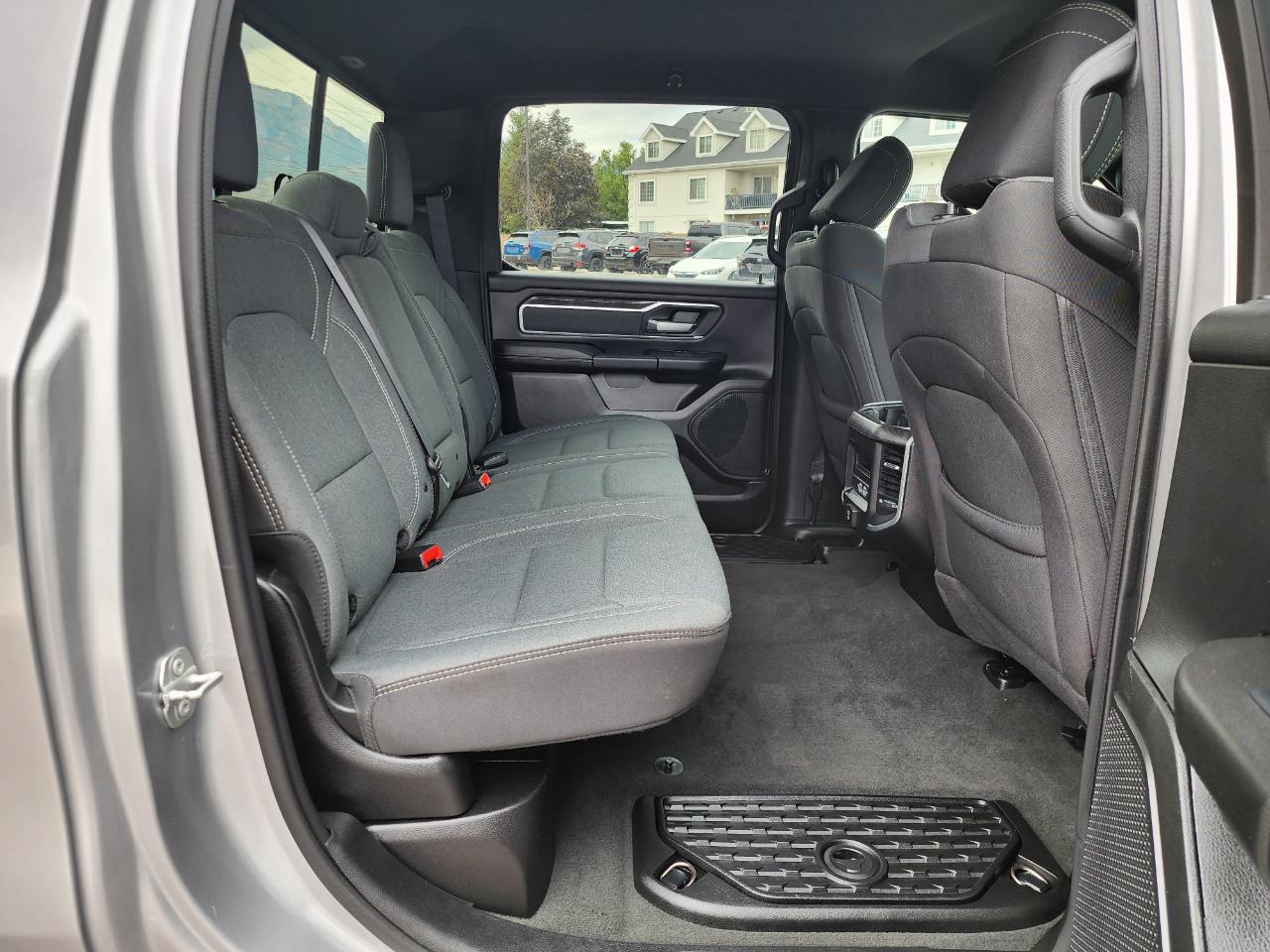 RAM 1500 Big Horn Crew Cab SWB 4WD 2022