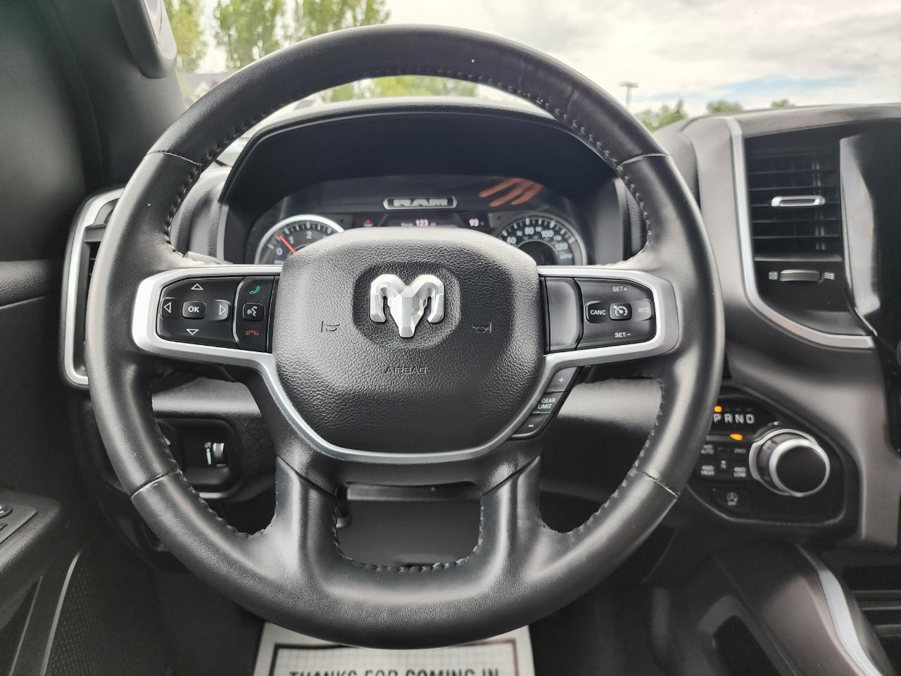 RAM 1500 Big Horn Crew Cab SWB 4WD 2022