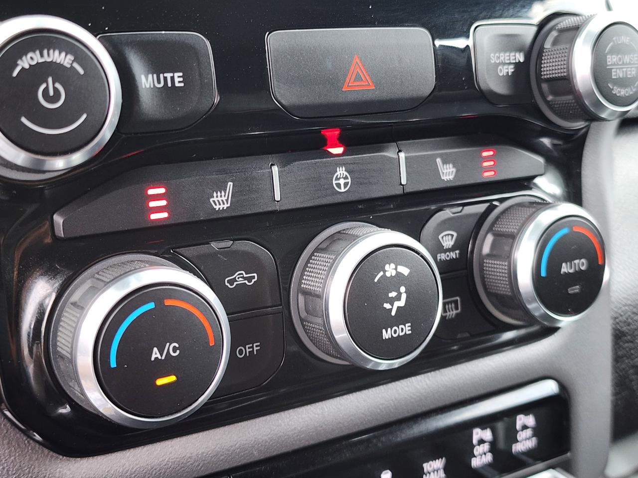 RAM 1500 Big Horn Crew Cab SWB 4WD 2022