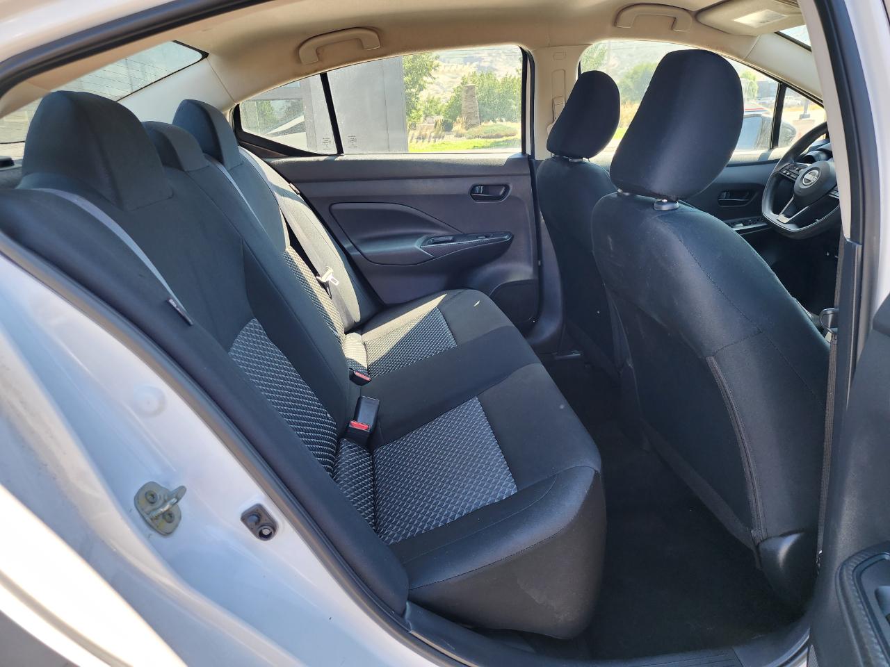 Nissan Versa S 5MT 2024