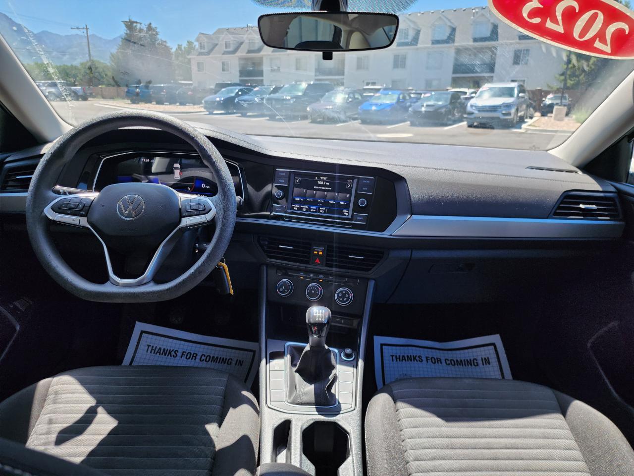 Volkswagen Jetta S 6M 2023