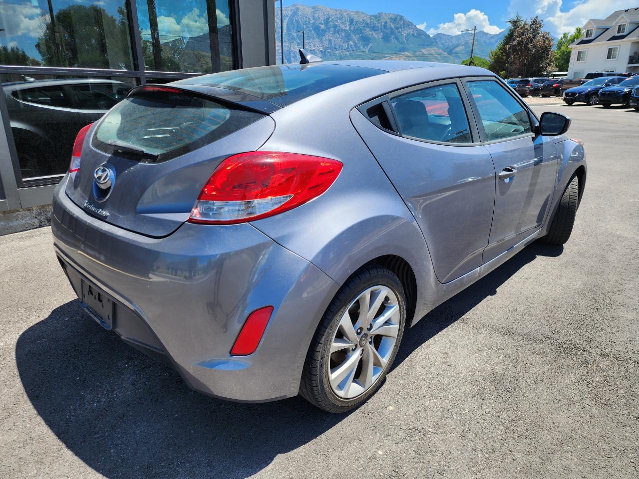 Hyundai Veloster Base 6AT 2017