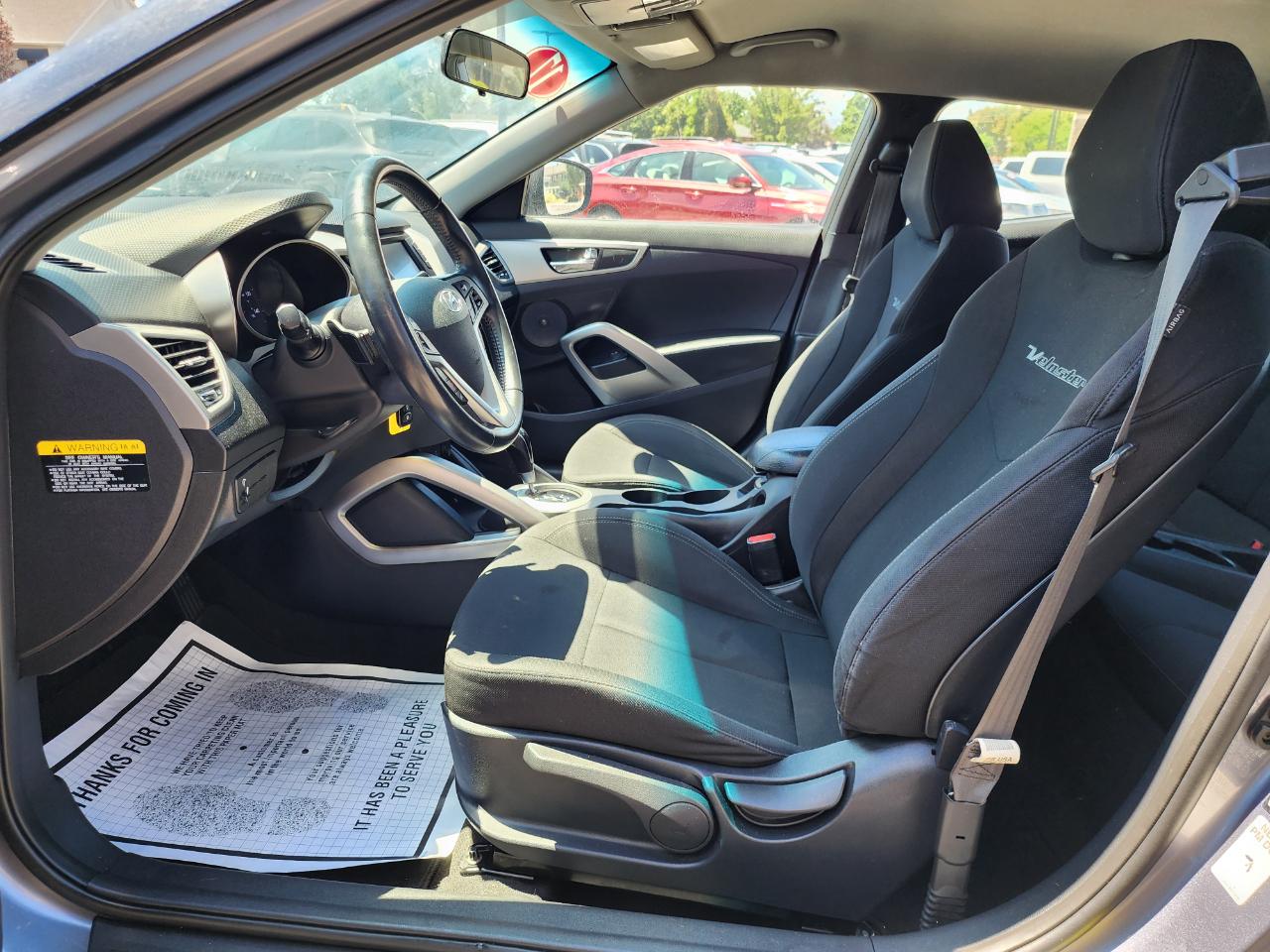 Hyundai Veloster Base 6AT 2017
