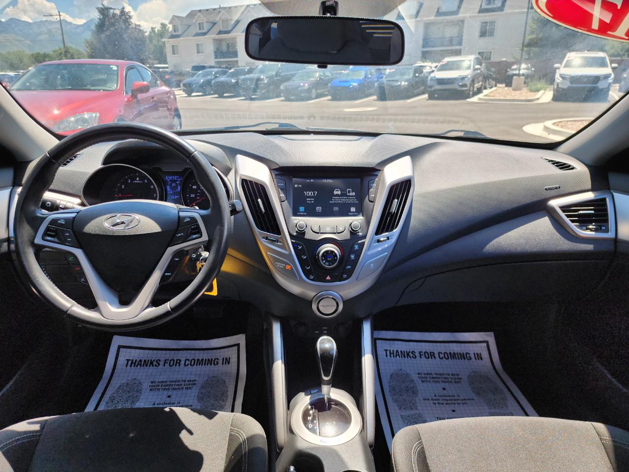 Hyundai Veloster Base 6AT 2017