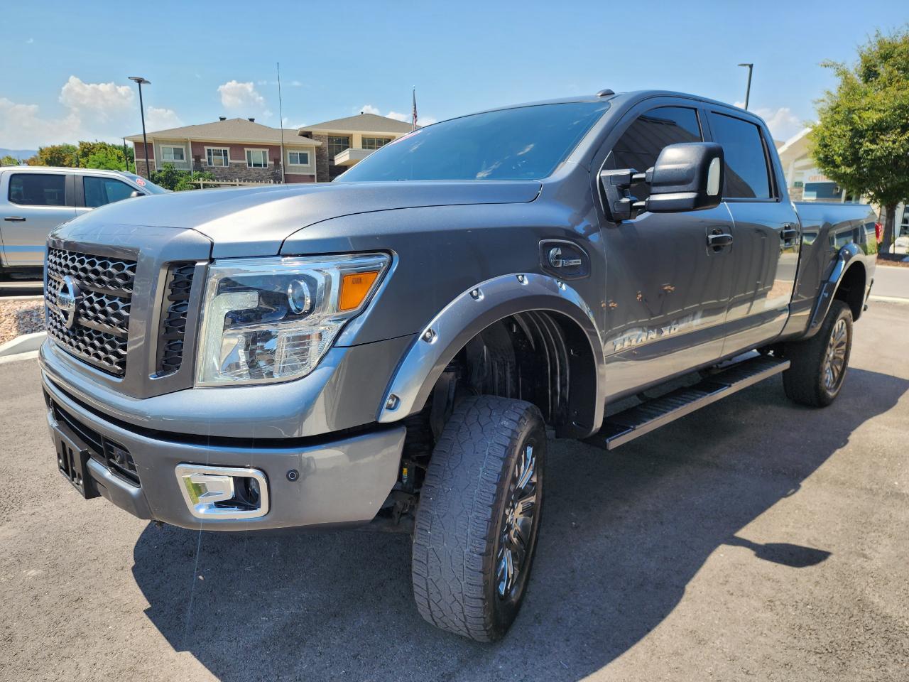 Nissan Titan XD SL 4WD Diesel 2017