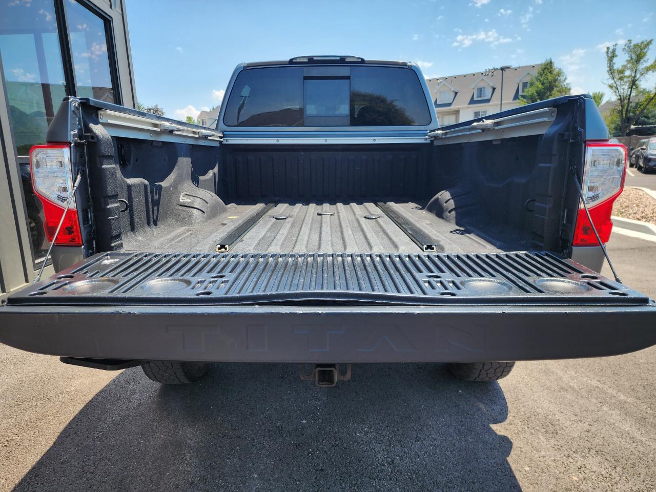 Nissan Titan XD SL 4WD Diesel 2017
