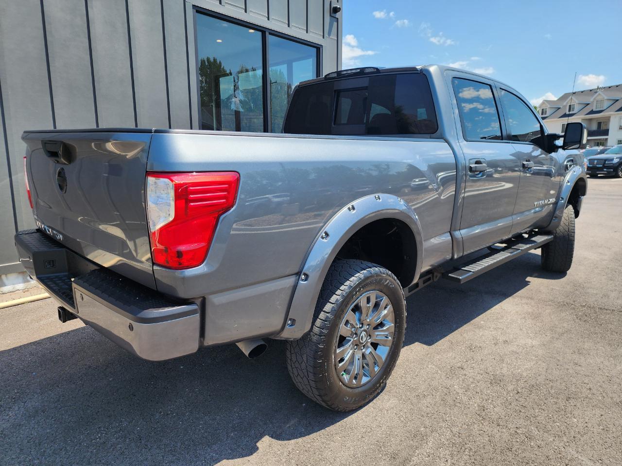 Nissan Titan XD SL 4WD Diesel 2017