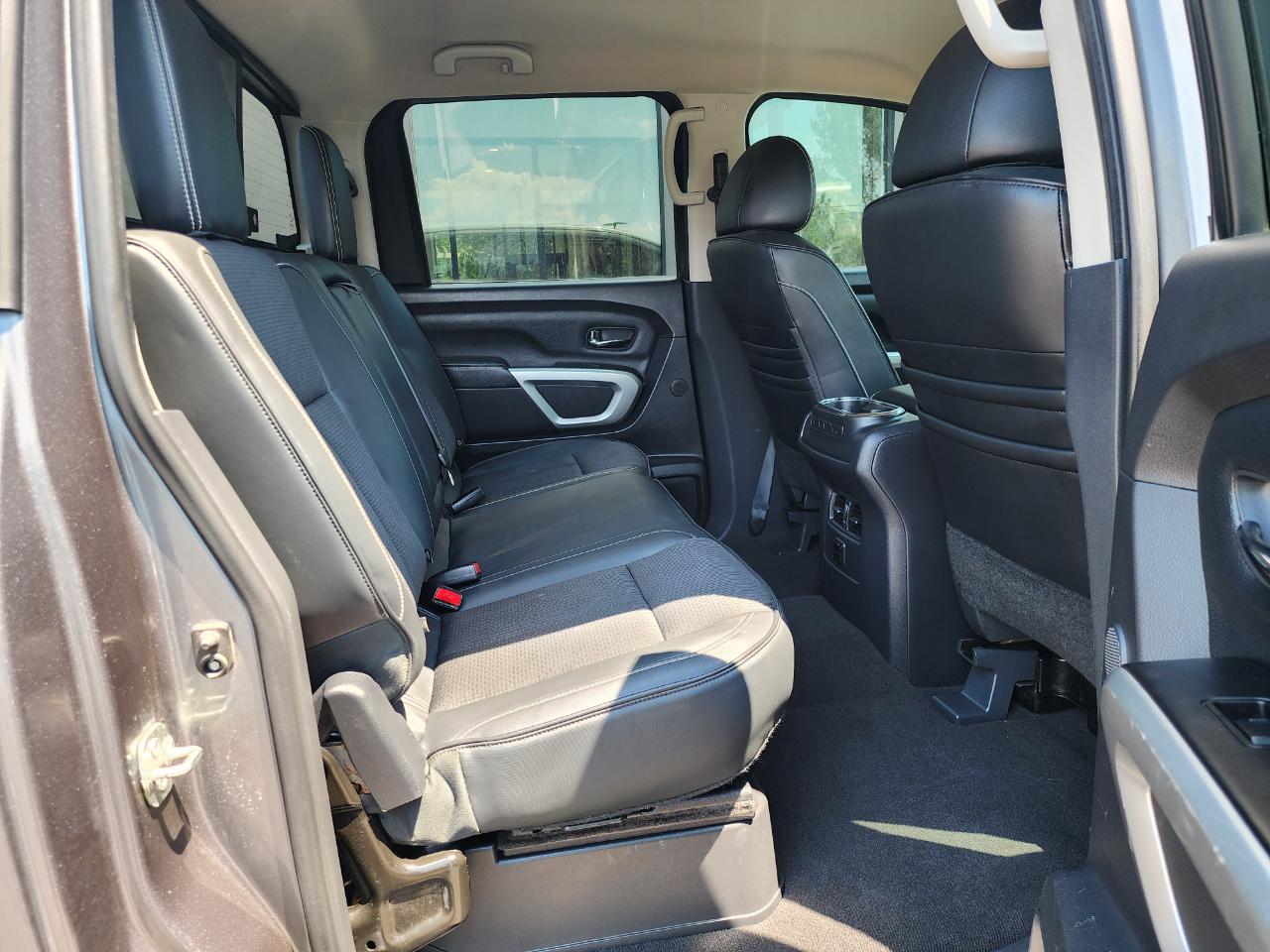 Nissan Titan XD SL 4WD Diesel 2017