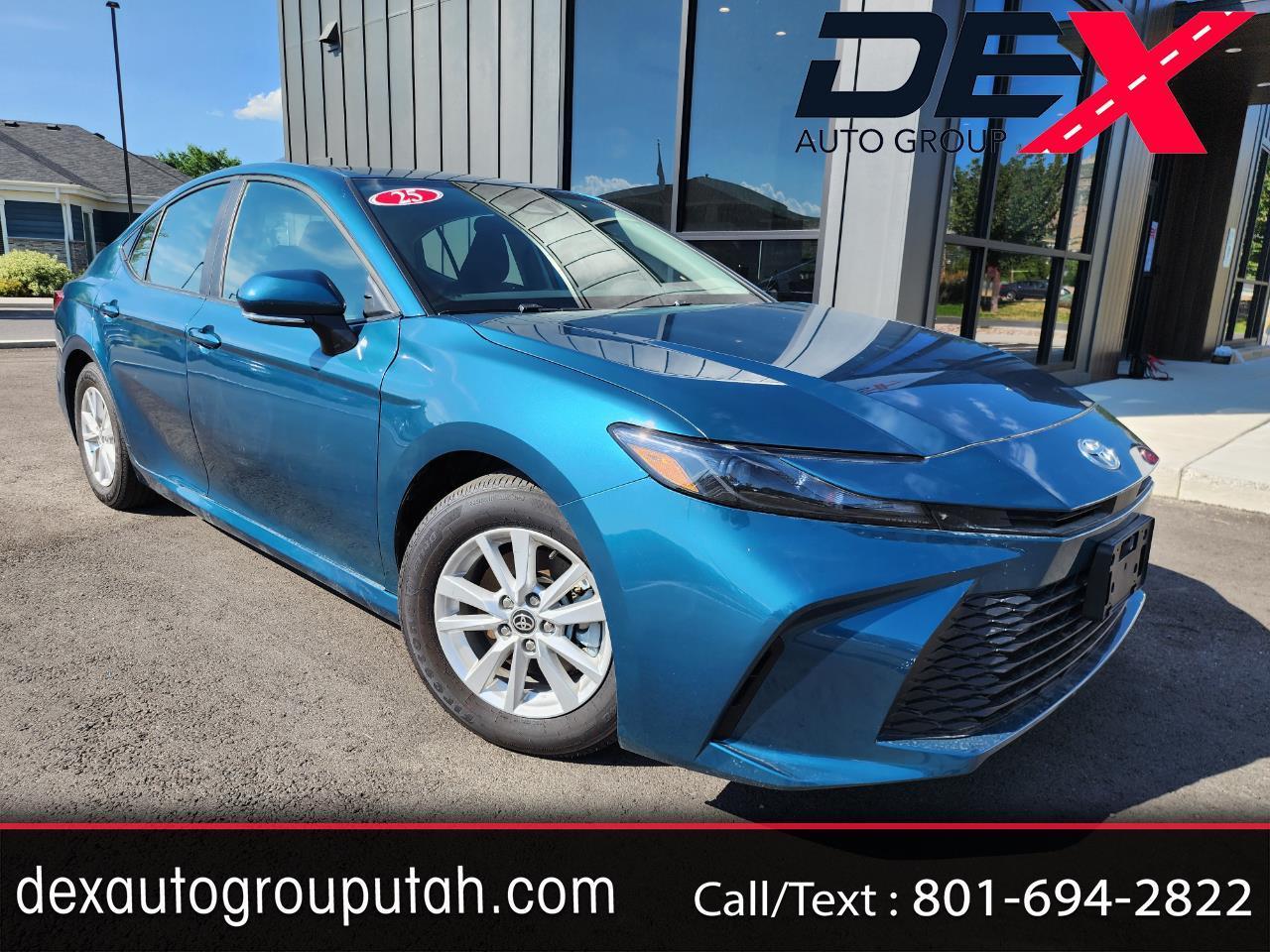 Toyota Camry Hybrid LE 2025