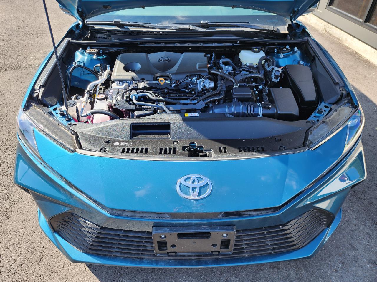 Toyota Camry Hybrid LE 2025