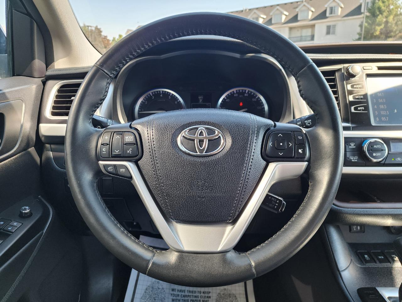 Toyota Highlander XLE AWD V6 2015