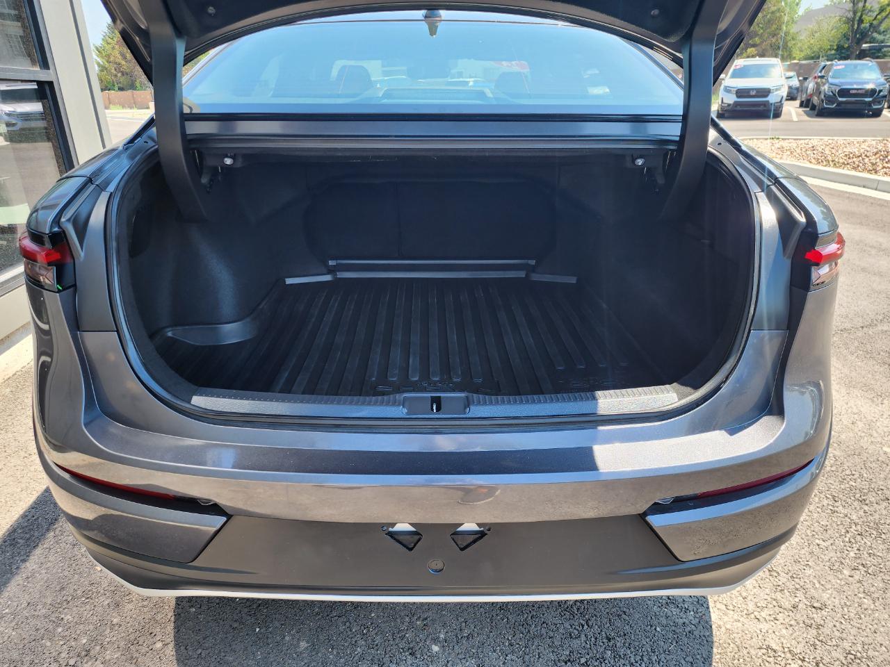 Toyota Crown XLE 2024