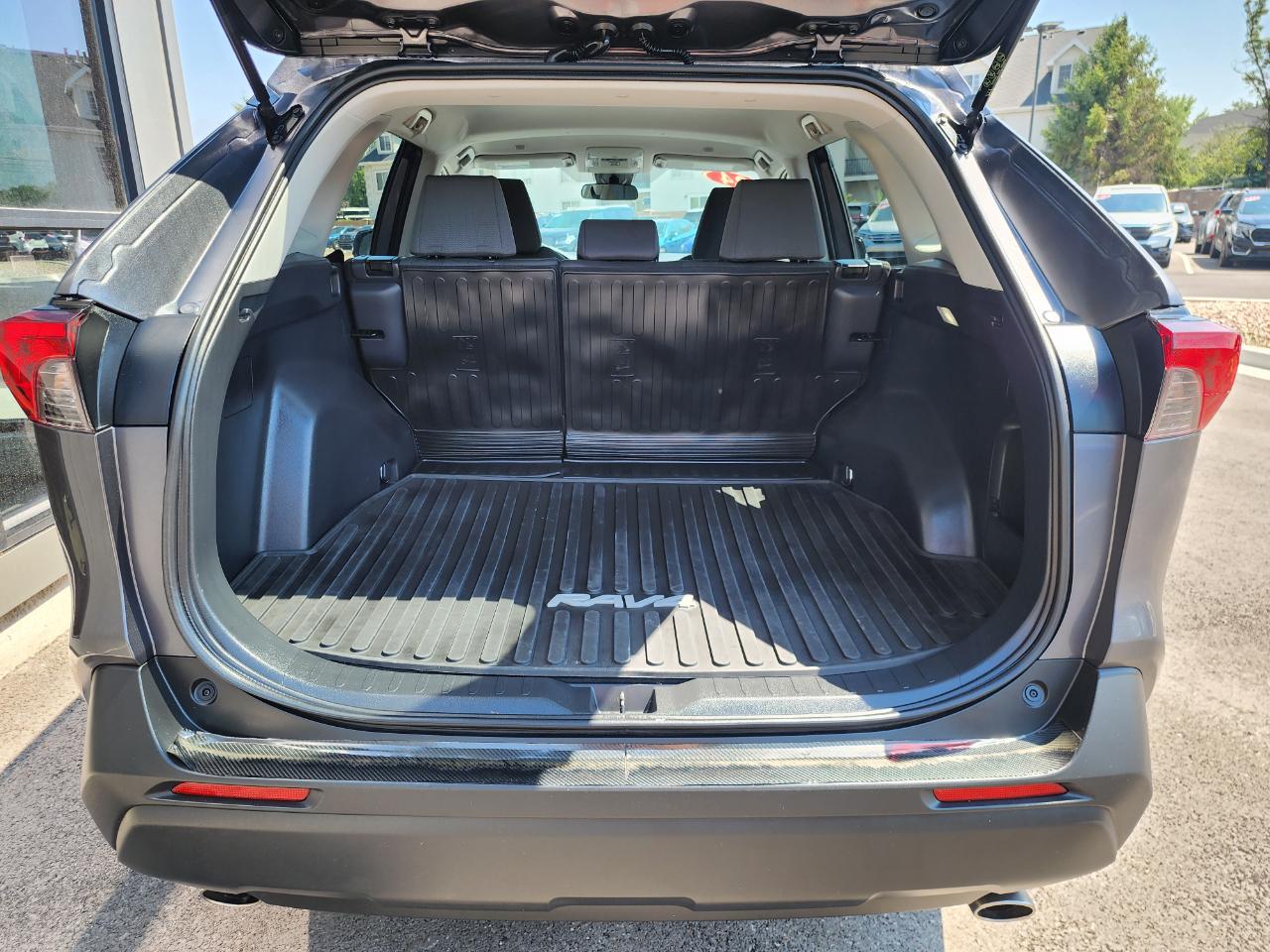 Toyota RAV4 Hybrid XLE 2024