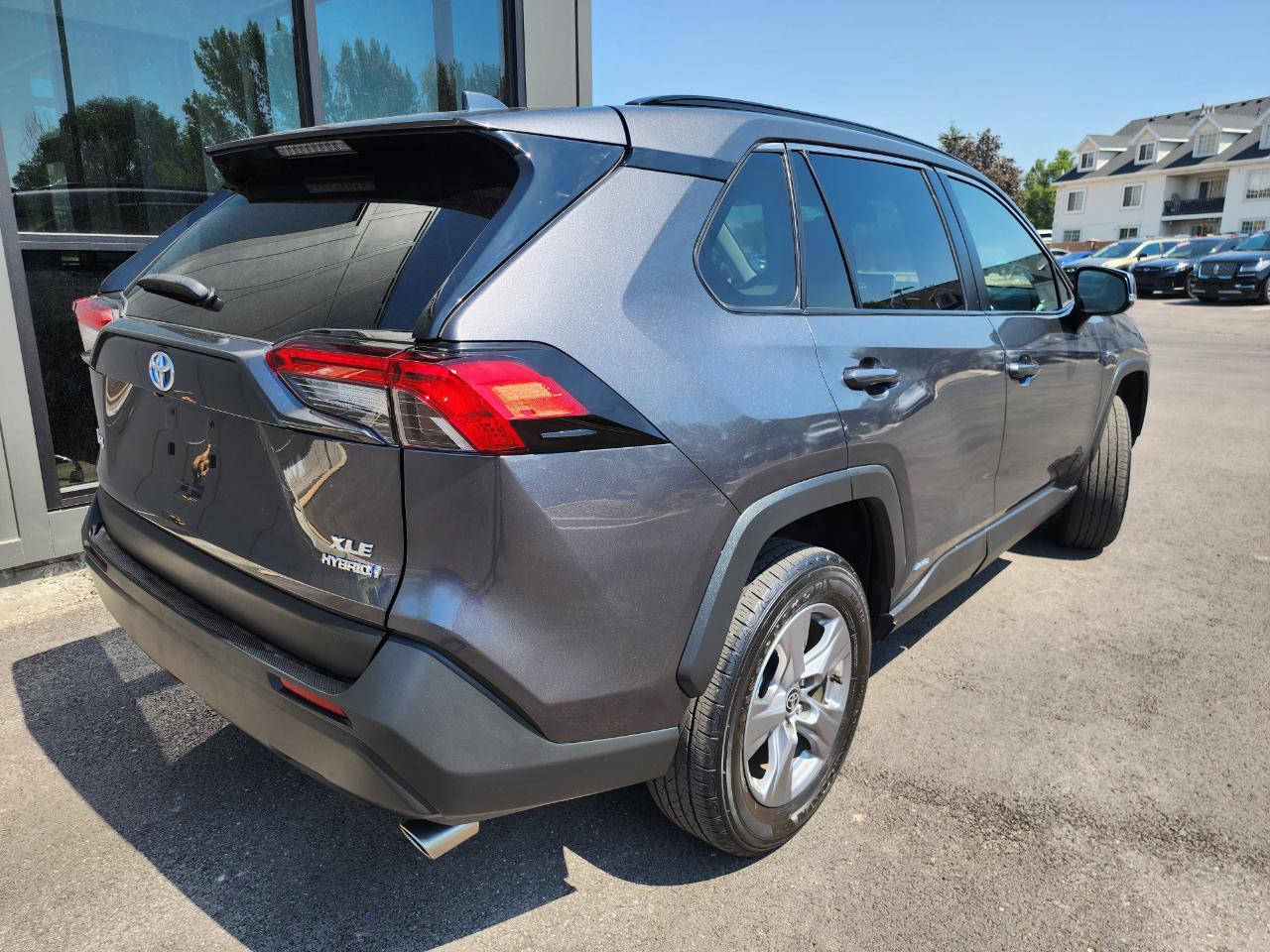 Toyota RAV4 Hybrid XLE 2024