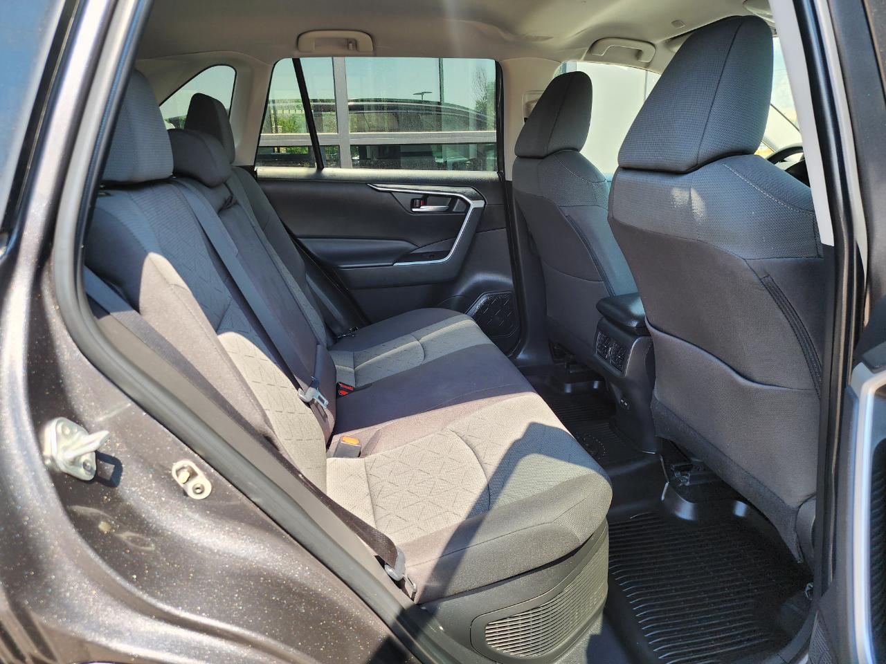 Toyota RAV4 Hybrid XLE 2024