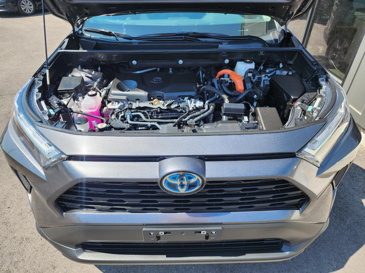 Toyota RAV4 Hybrid XLE 2024
