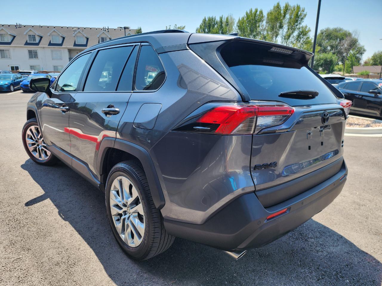 Toyota RAV4 XLE Premium AWD 2025