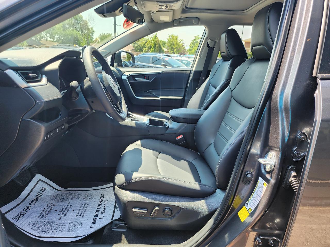 Toyota RAV4 XLE Premium AWD 2025