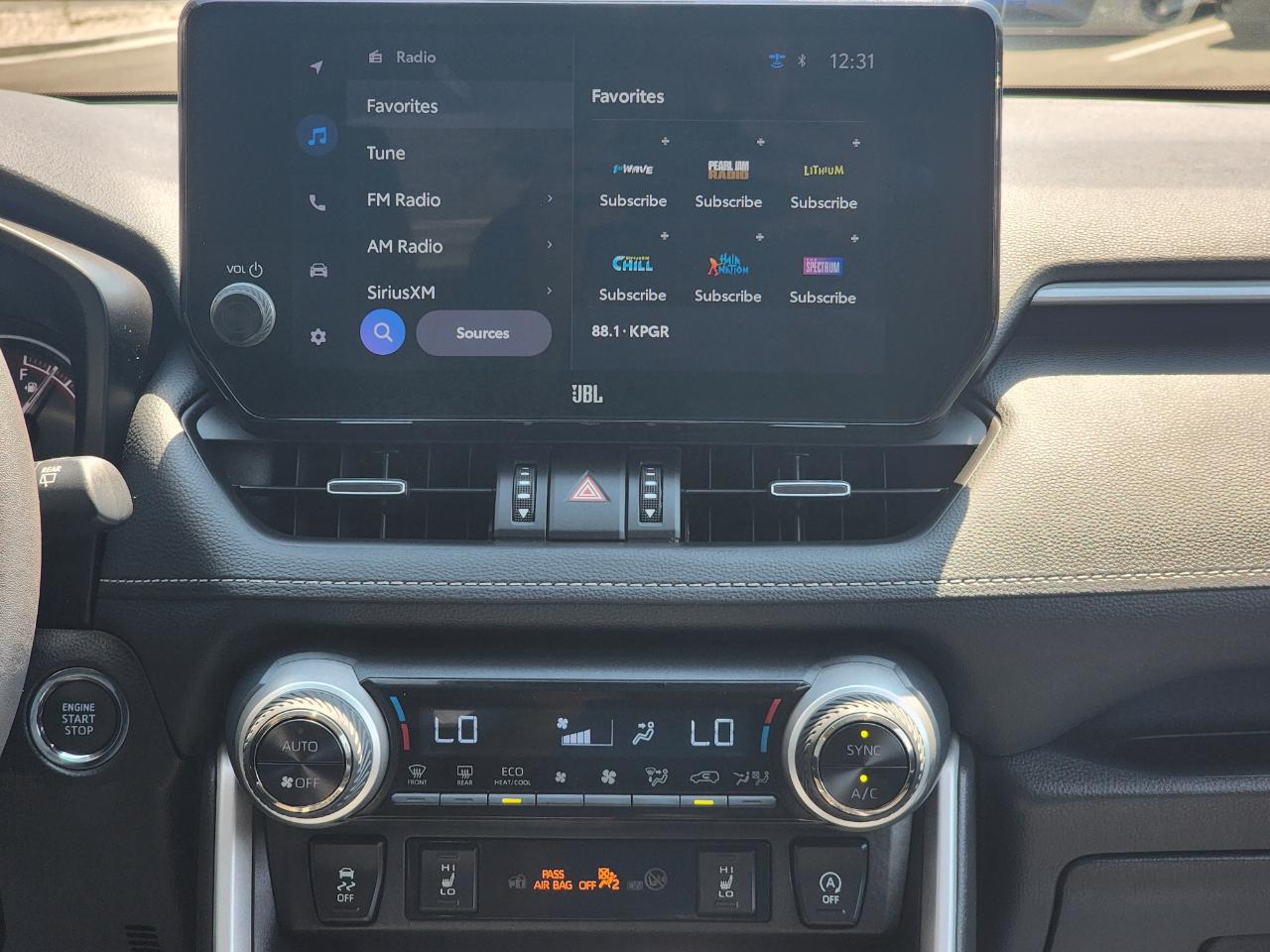 Toyota RAV4 XLE Premium AWD 2025