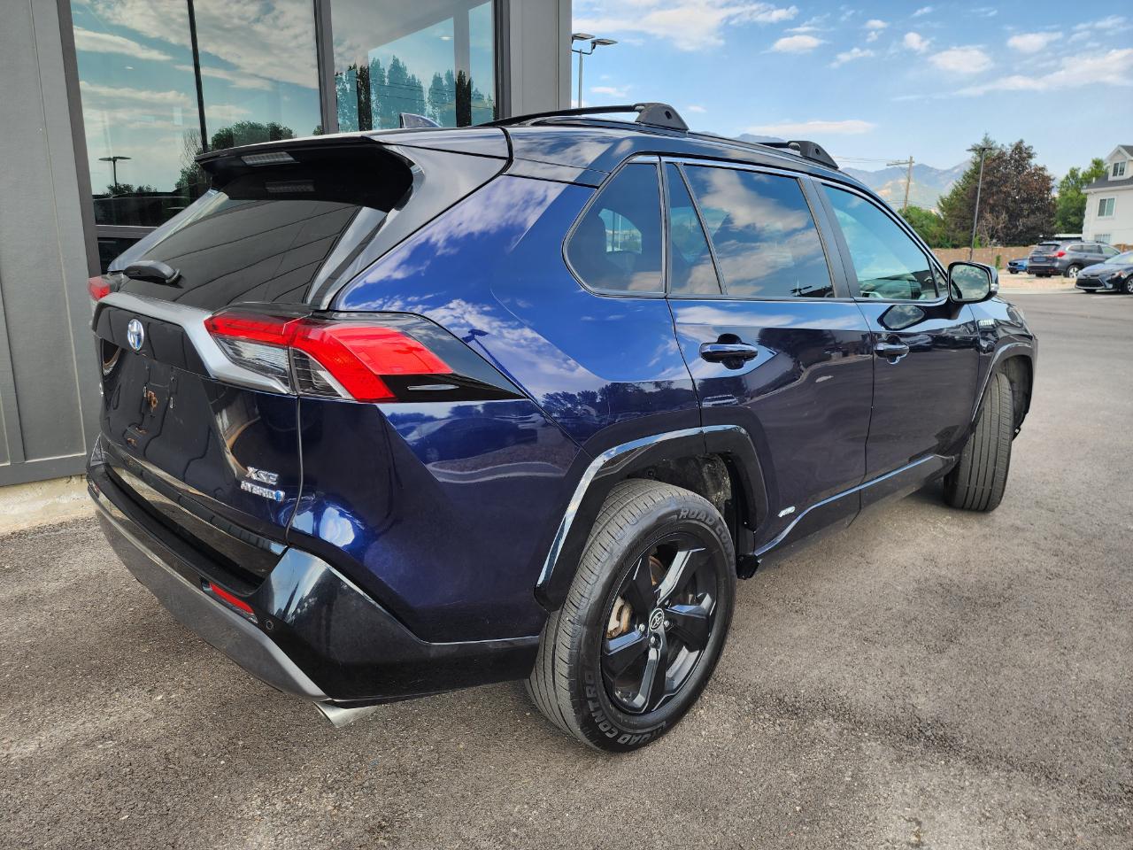 Toyota RAV4 Hybrid XSE 2021