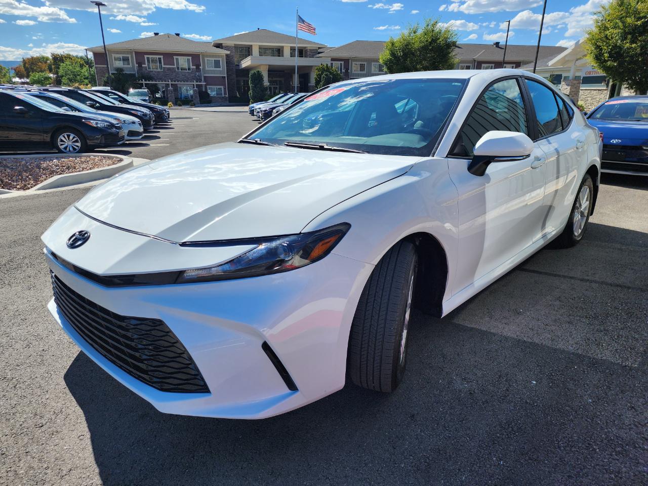 Toyota Camry Hybrid  2026