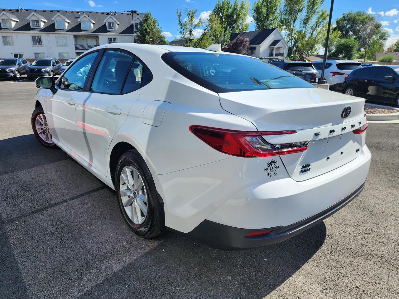Toyota Camry Hybrid  2026