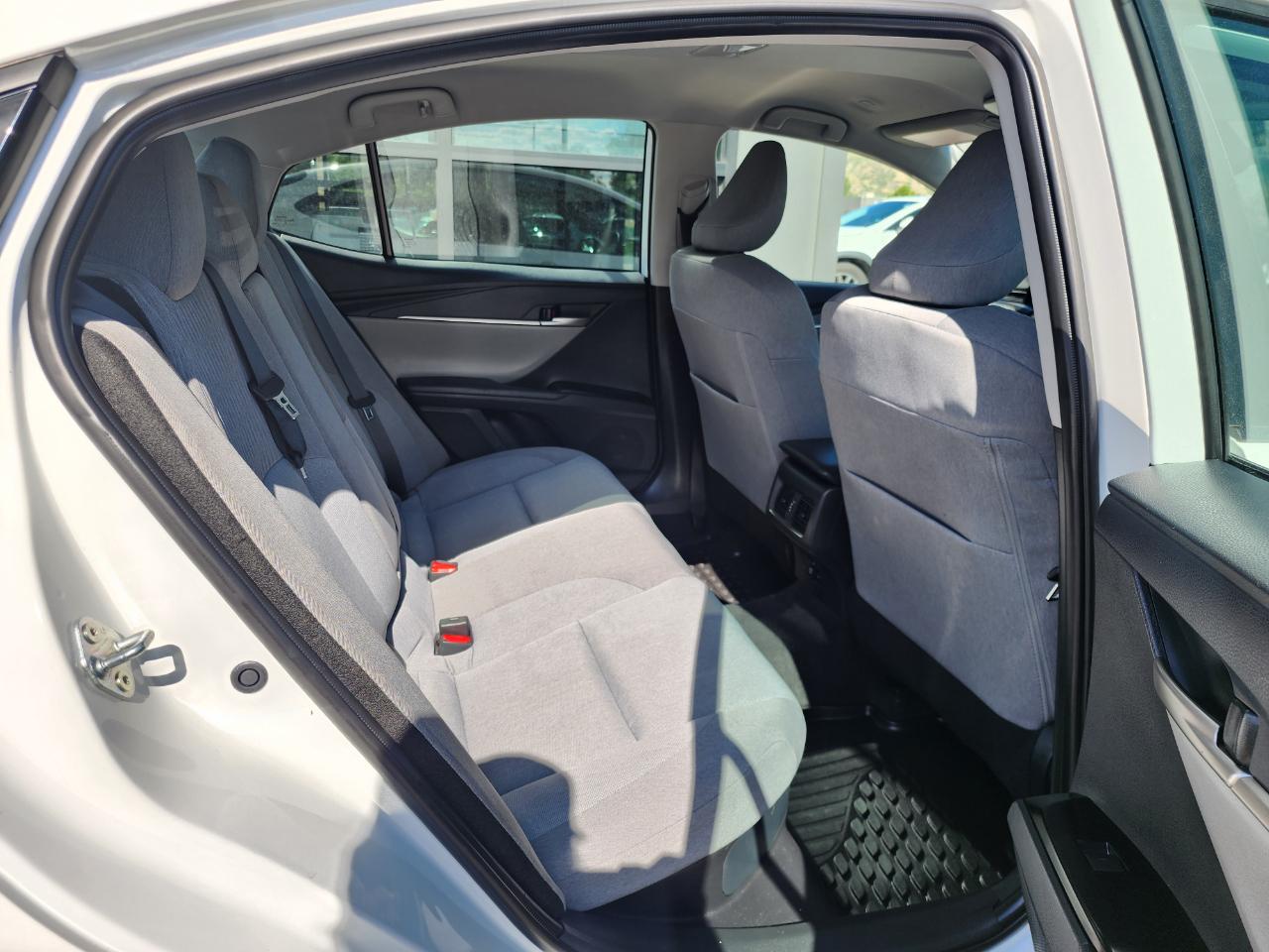 Toyota Camry Hybrid  2026