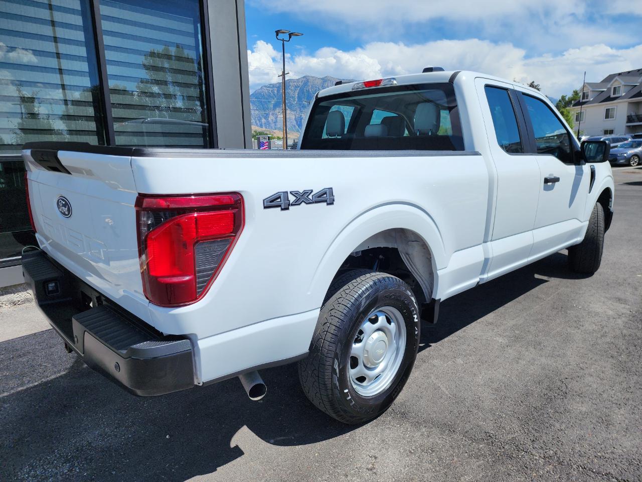 Ford F-150 XL SuperCab 4WD 2025