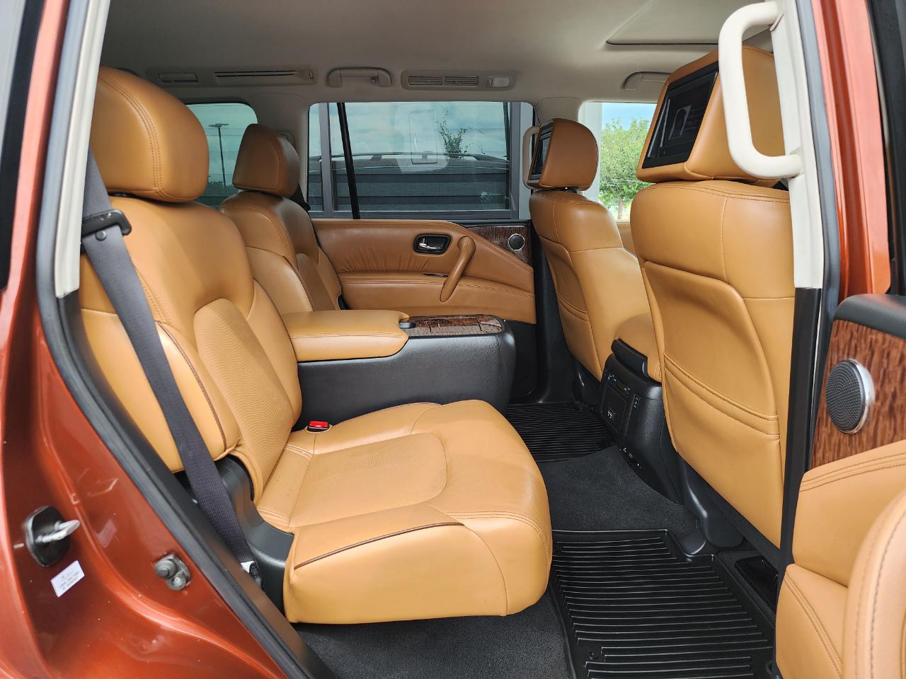 Nissan Armada Platinum AWD 2017