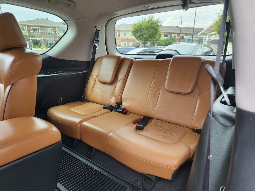 Nissan Armada Platinum AWD 2017
