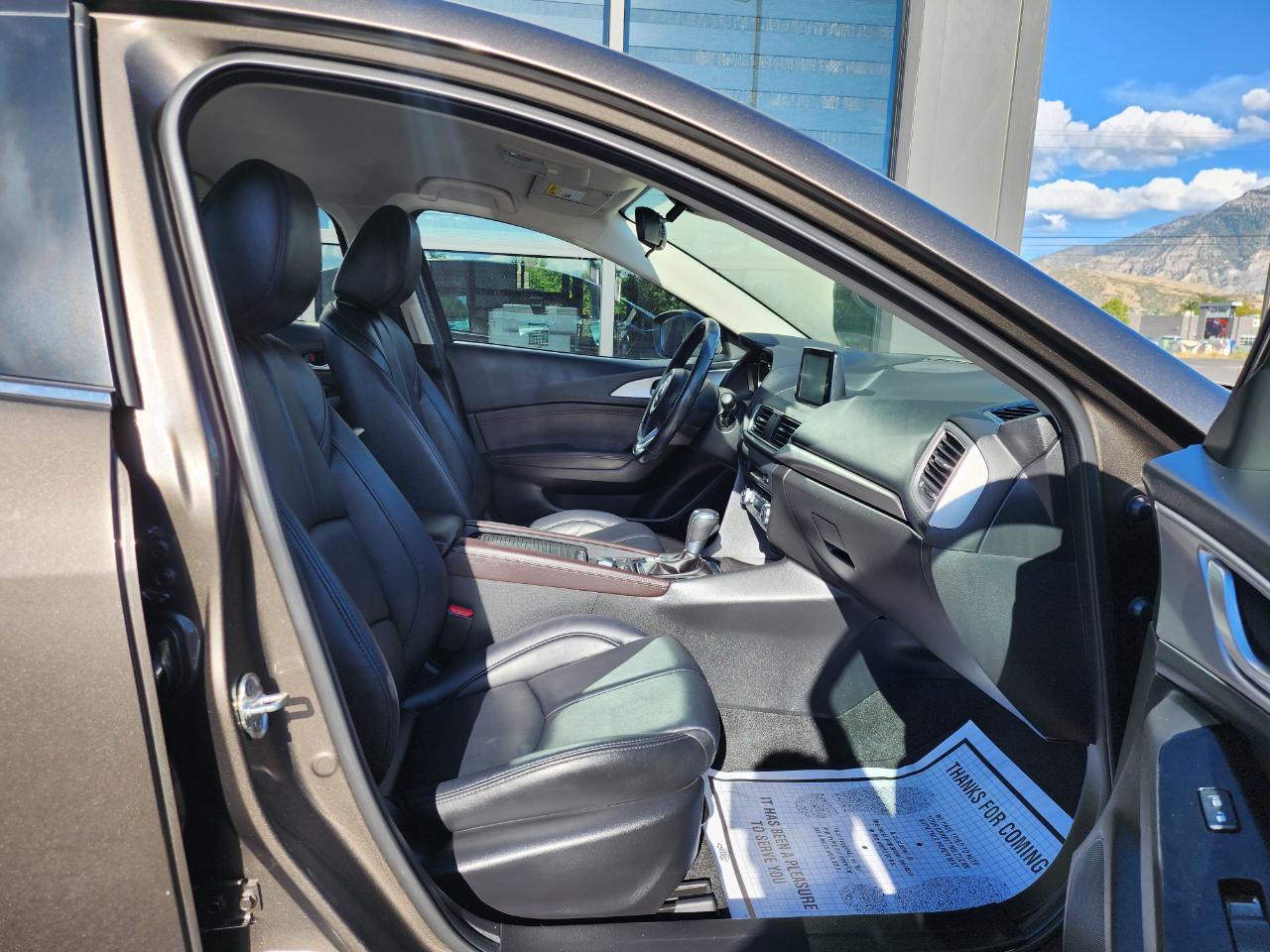 Mazda MAZDA3 i Touring AT 4-Door 2017