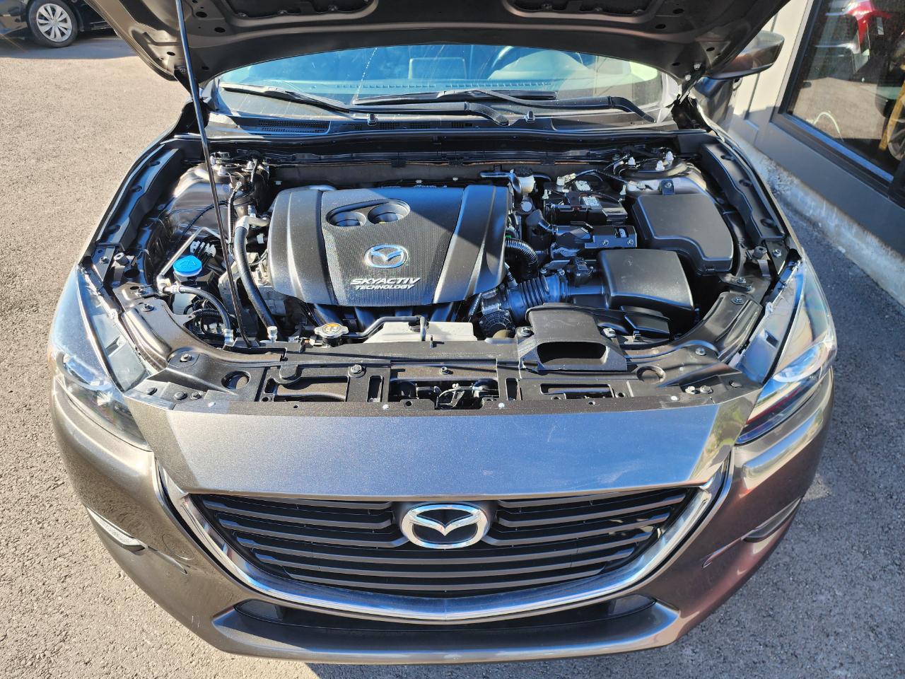 Mazda MAZDA3 i Touring AT 4-Door 2017
