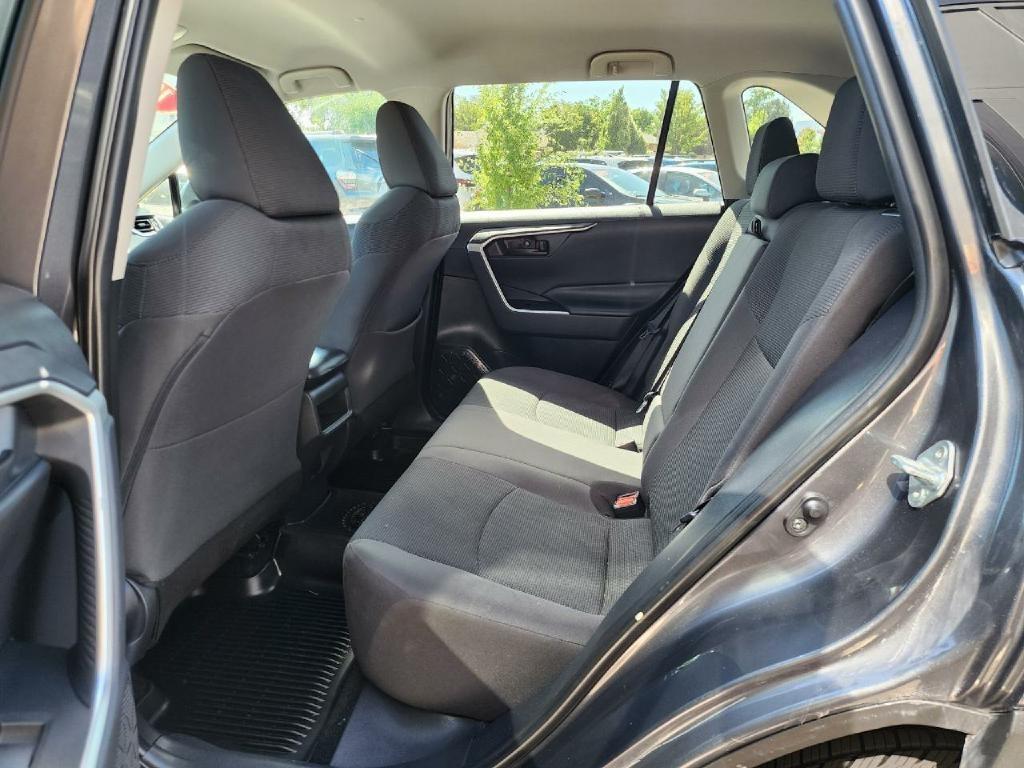 Toyota RAV4 LE AWD 2019
