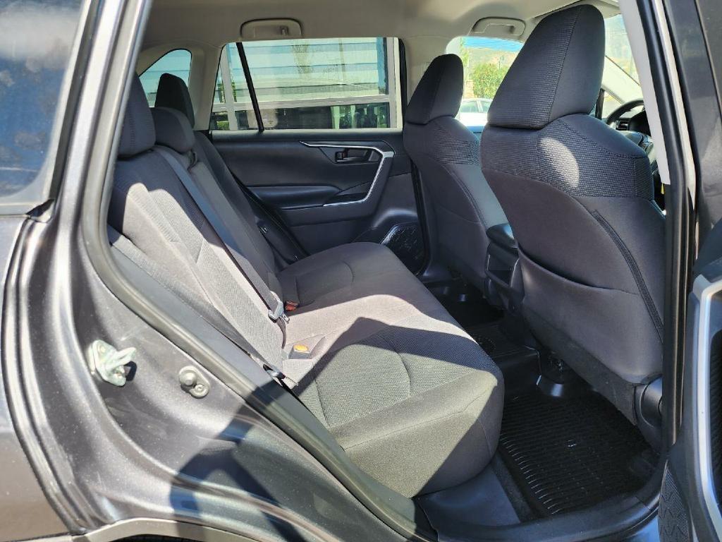 Toyota RAV4 LE AWD 2019