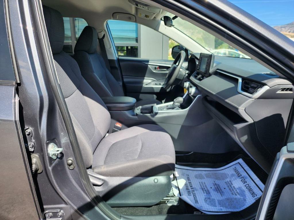 Toyota RAV4 LE AWD 2019