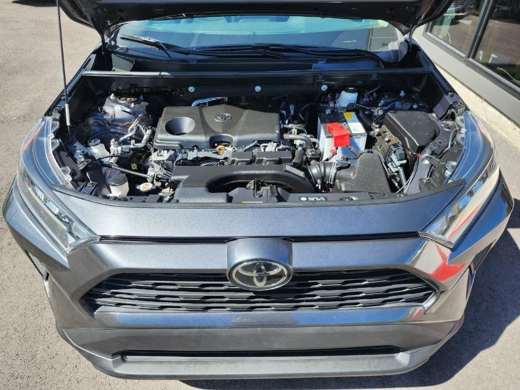 Toyota RAV4 LE AWD 2019