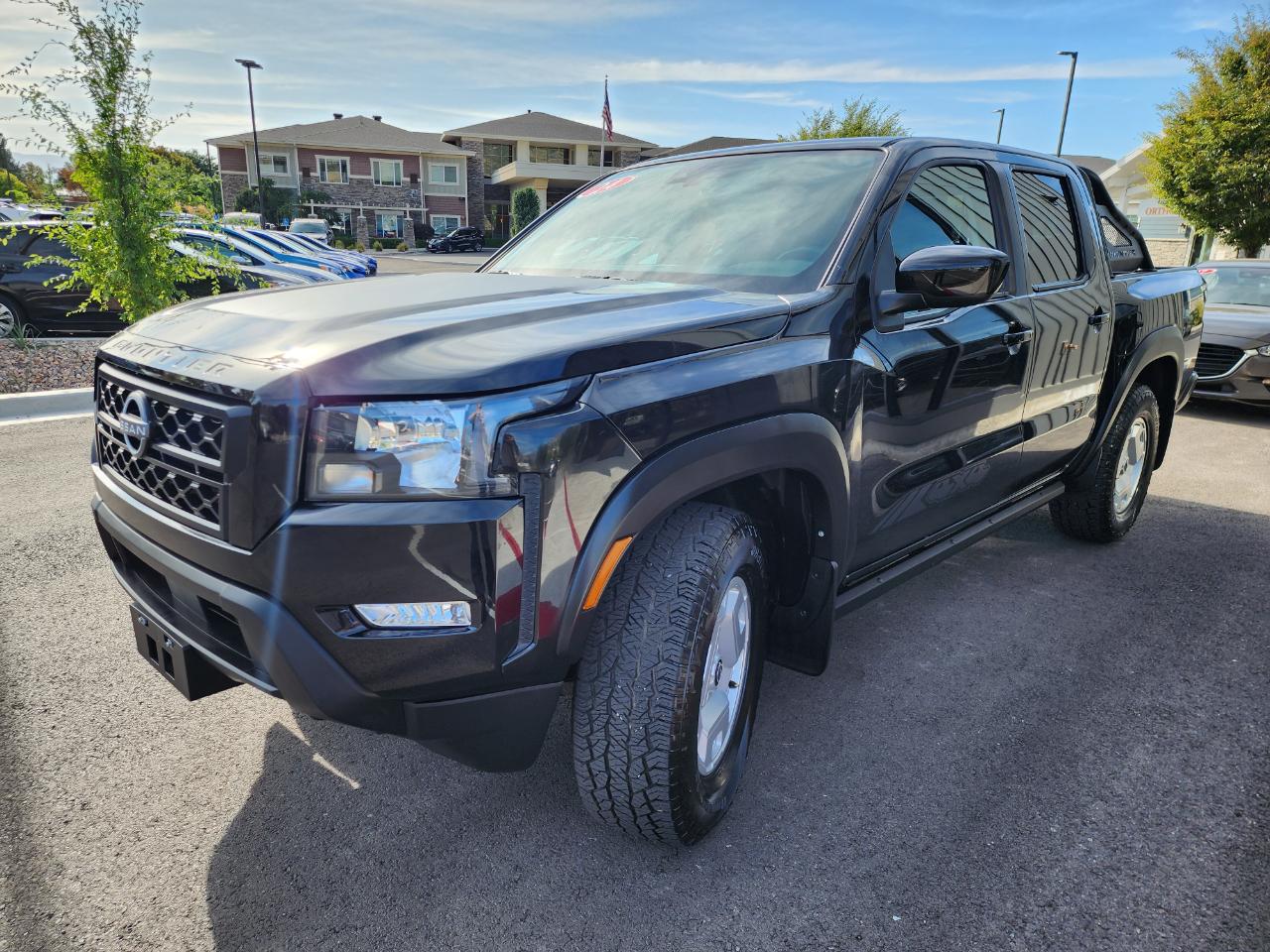 Nissan Frontier SV Crew Cab 4WD 2024