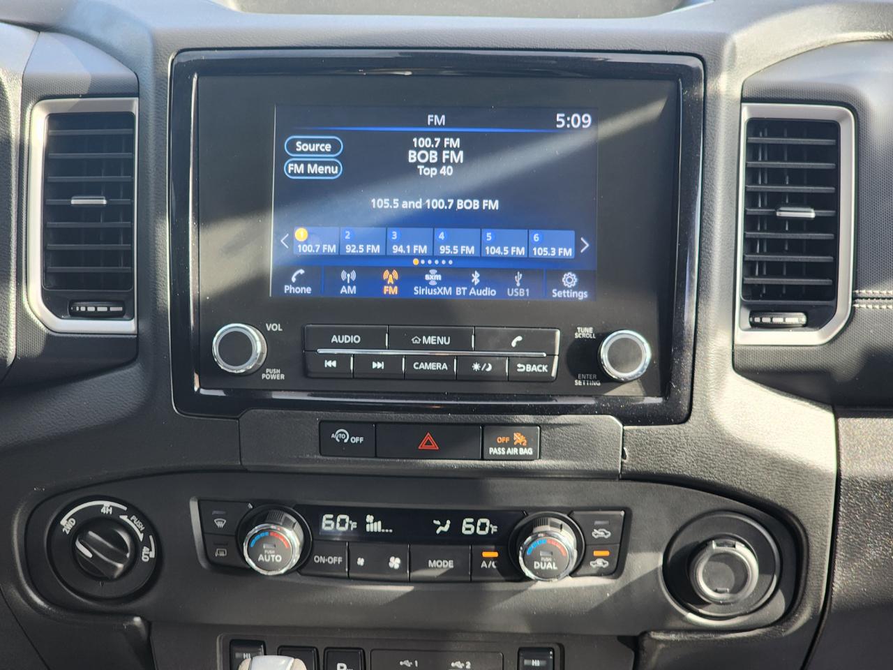 Nissan Frontier SV Crew Cab 4WD 2024