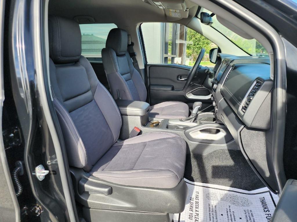 Nissan Frontier SV Crew Cab 4WD 2024