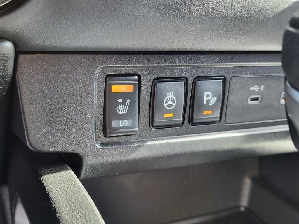 Nissan Frontier SV Crew Cab 4WD 2024