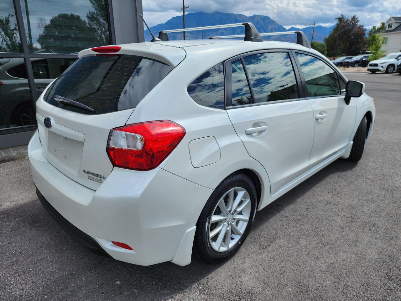 Subaru Impreza 2.0i Premium 5-Door w/All Weather Package 2014