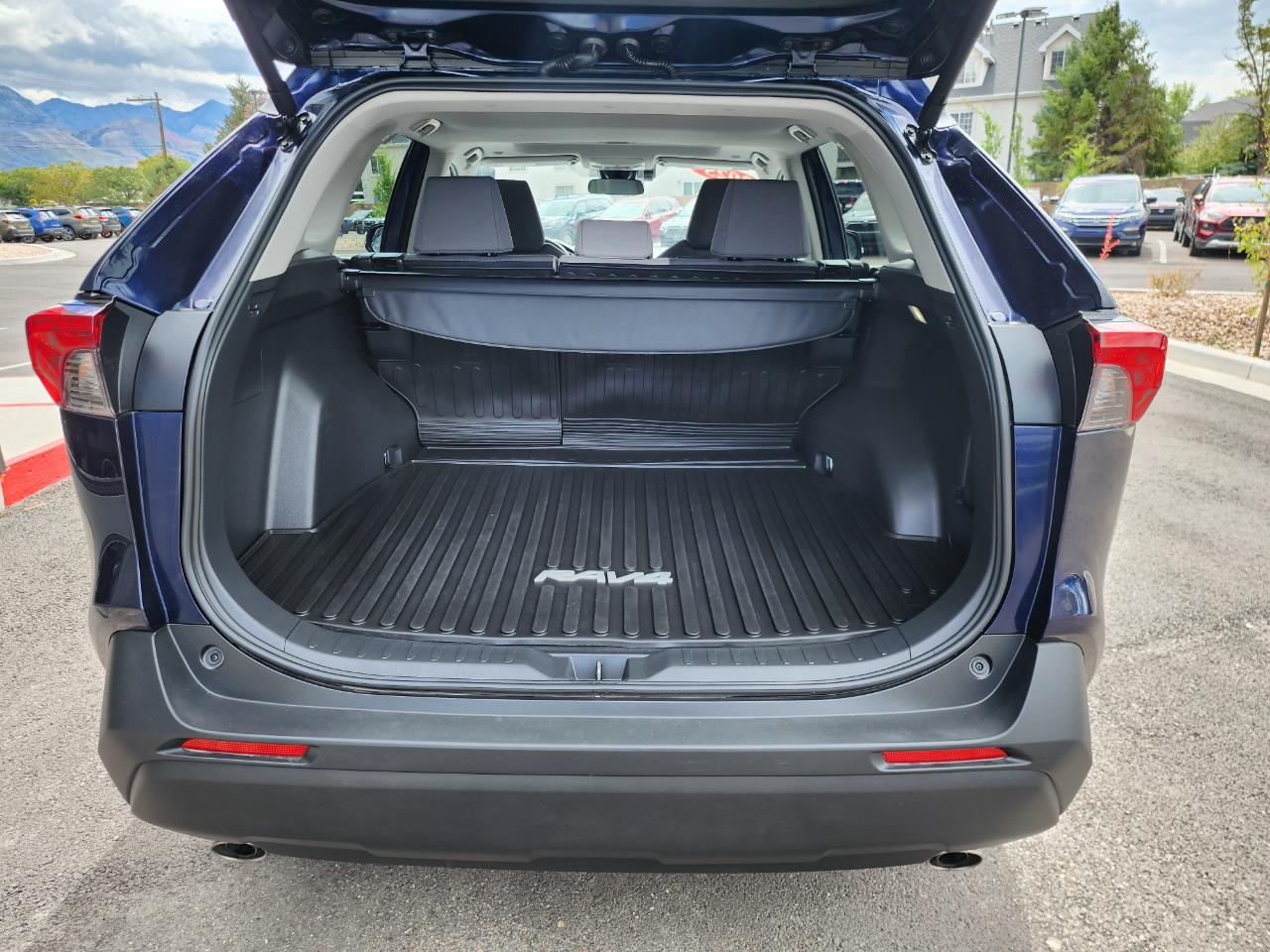 Toyota RAV4 XLE AWD 2025