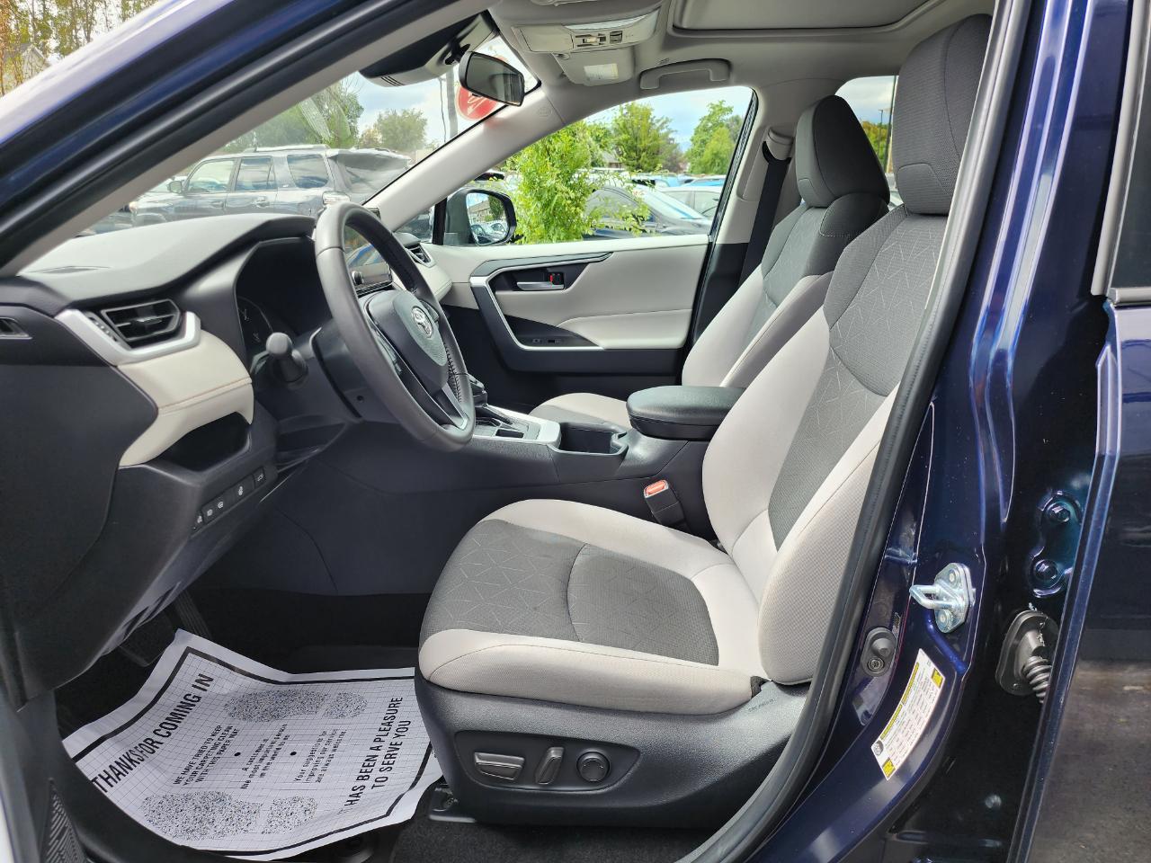 Toyota RAV4 XLE AWD 2025