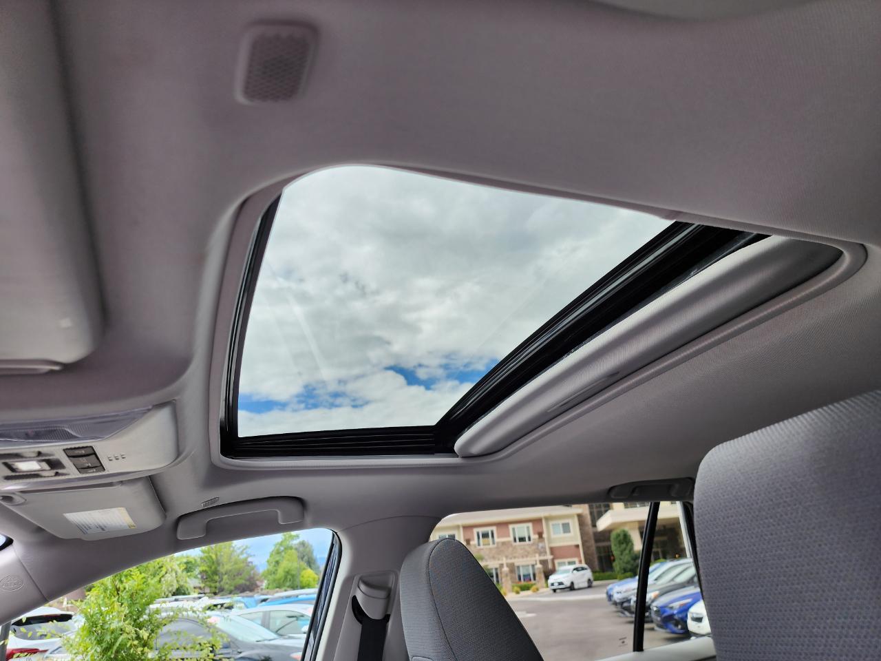 Toyota RAV4 XLE AWD 2025