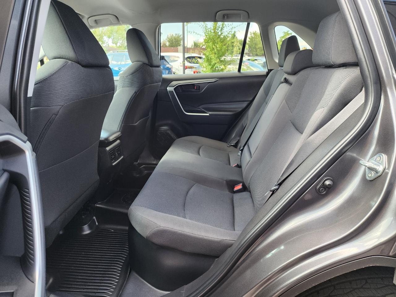 Toyota RAV4 Hybrid LE 2022