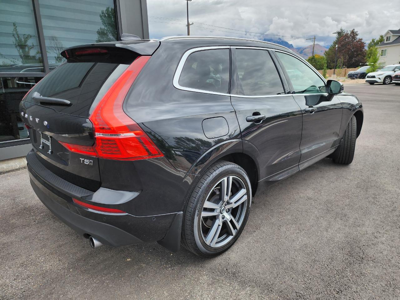 Volvo XC60 T5 Momentum AWD 2019